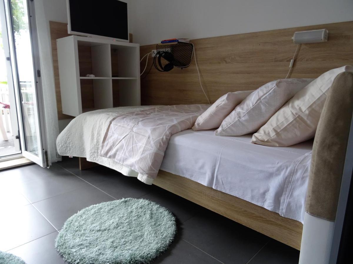 Apartments Topic نين المظهر الخارجي الصورة
