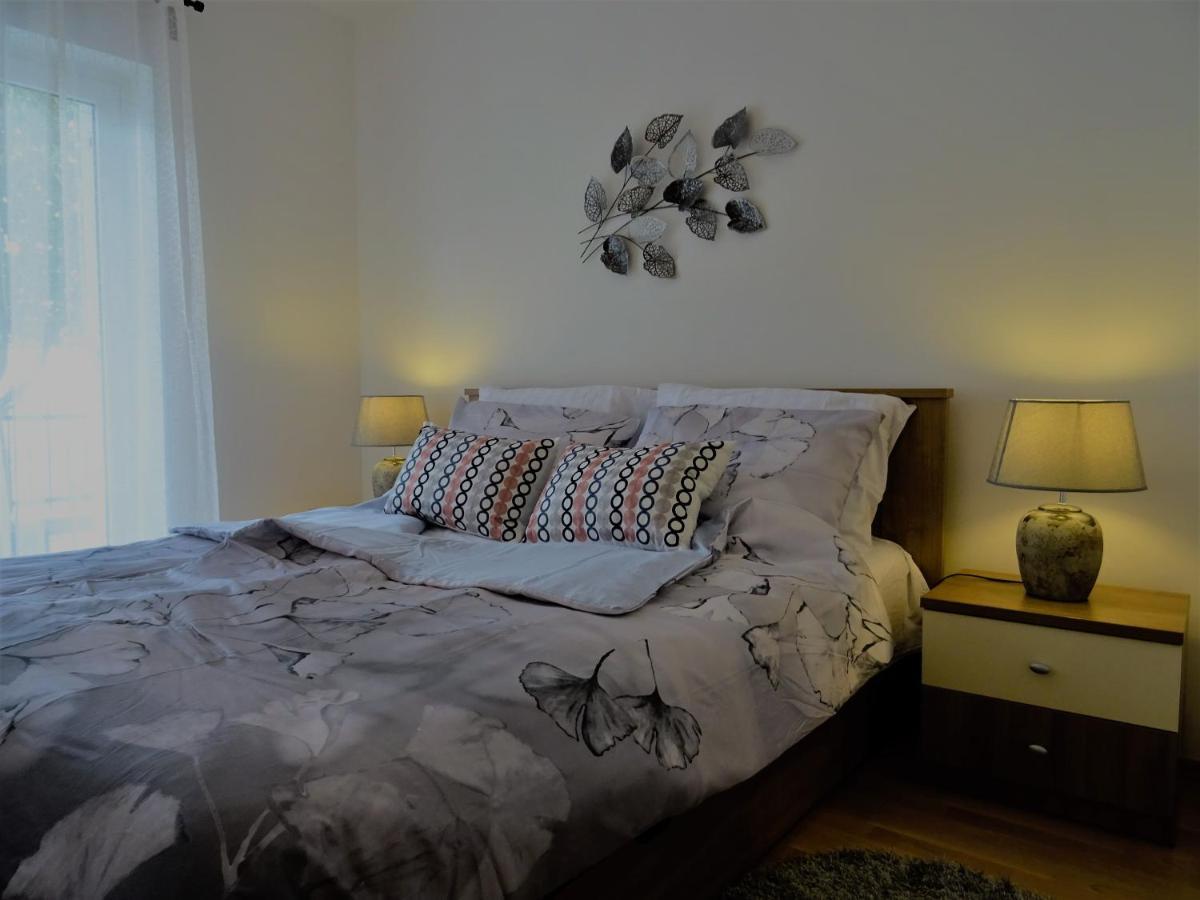 Apartments Topic نين المظهر الخارجي الصورة