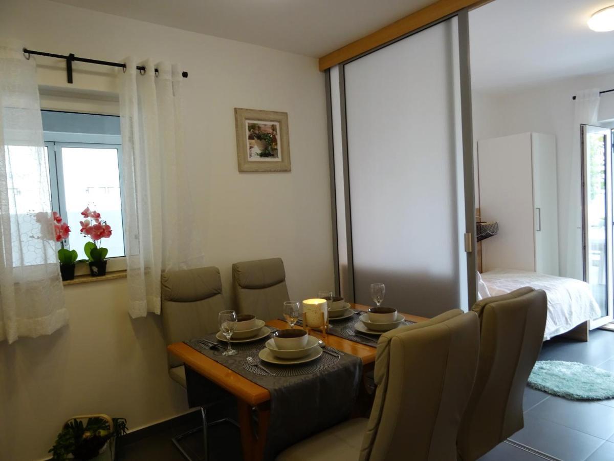 Apartments Topic نين المظهر الخارجي الصورة