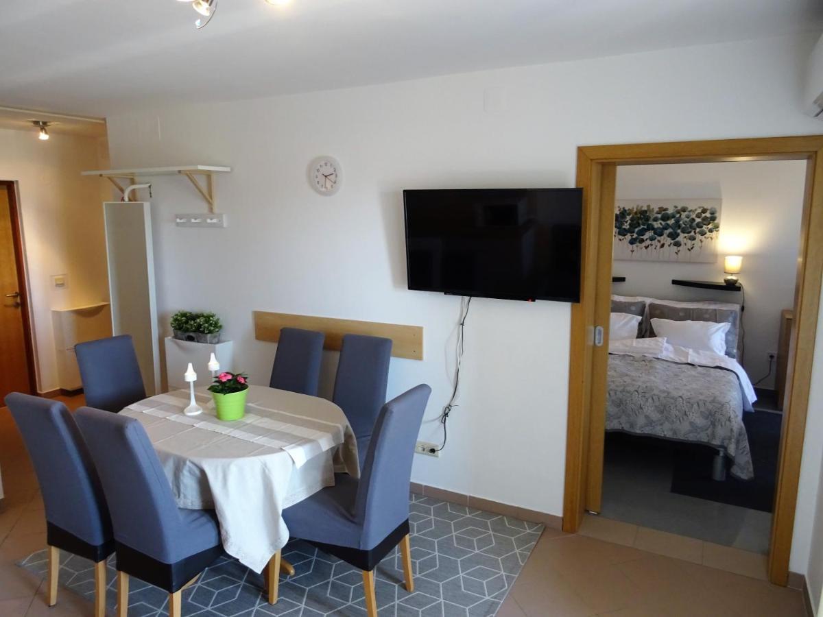 Apartments Topic نين المظهر الخارجي الصورة