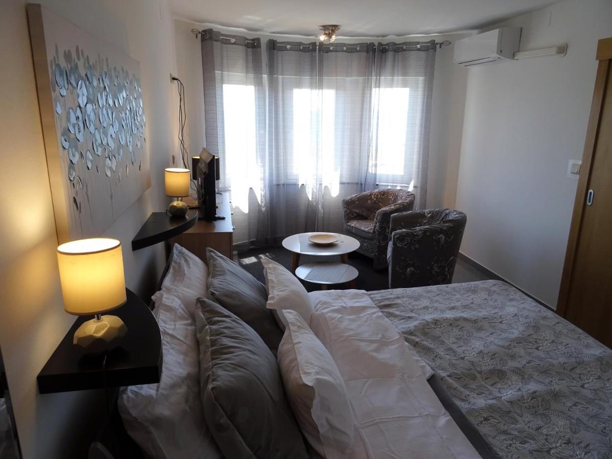 Apartments Topic نين المظهر الخارجي الصورة