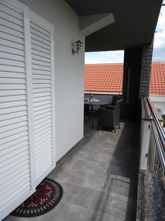 Apartments Topic نين المظهر الخارجي الصورة