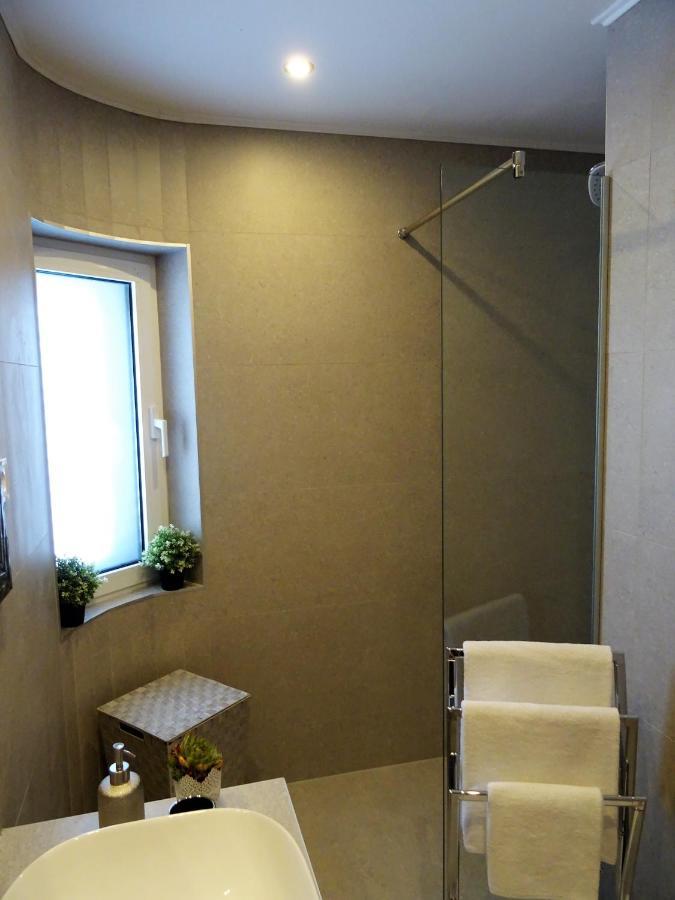 Apartments Topic نين المظهر الخارجي الصورة