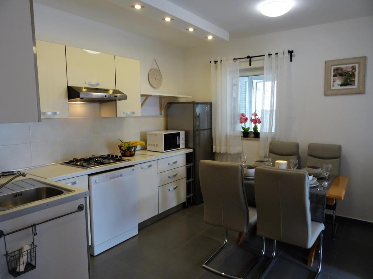Apartments Topic نين المظهر الخارجي الصورة